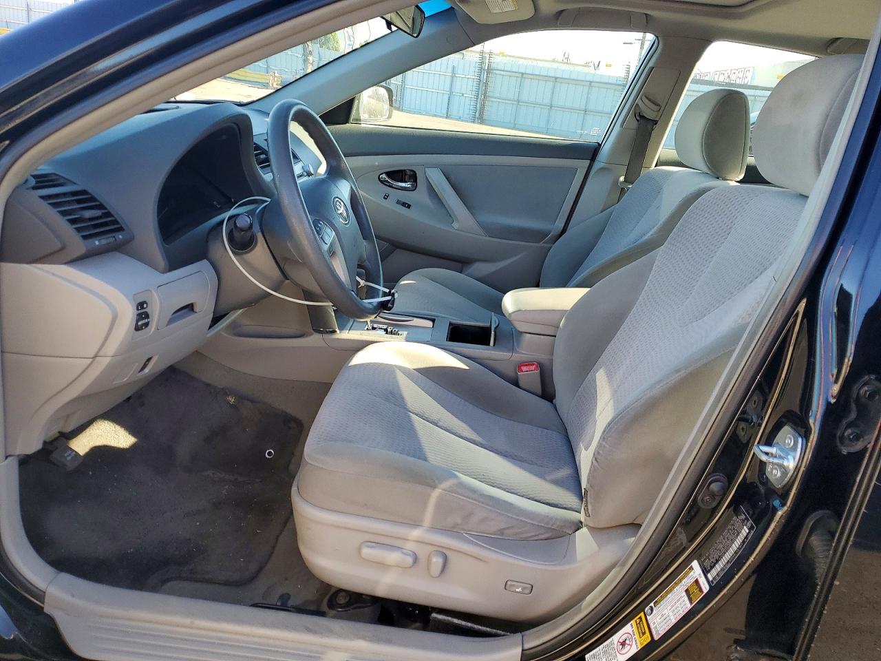 2010 TOYOTA CAMRY BASE photo 19