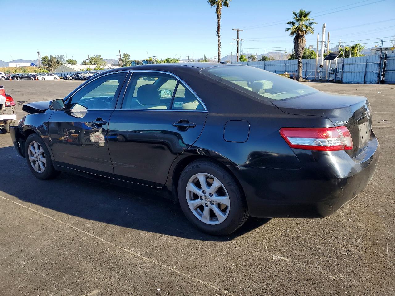 2010 TOYOTA CAMRY BASE photo 4