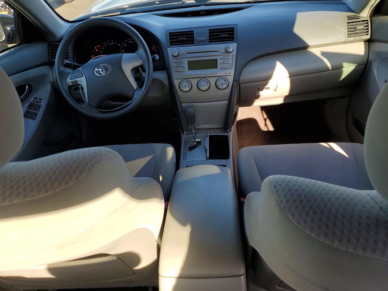 2010 TOYOTA CAMRY BASE photo 22