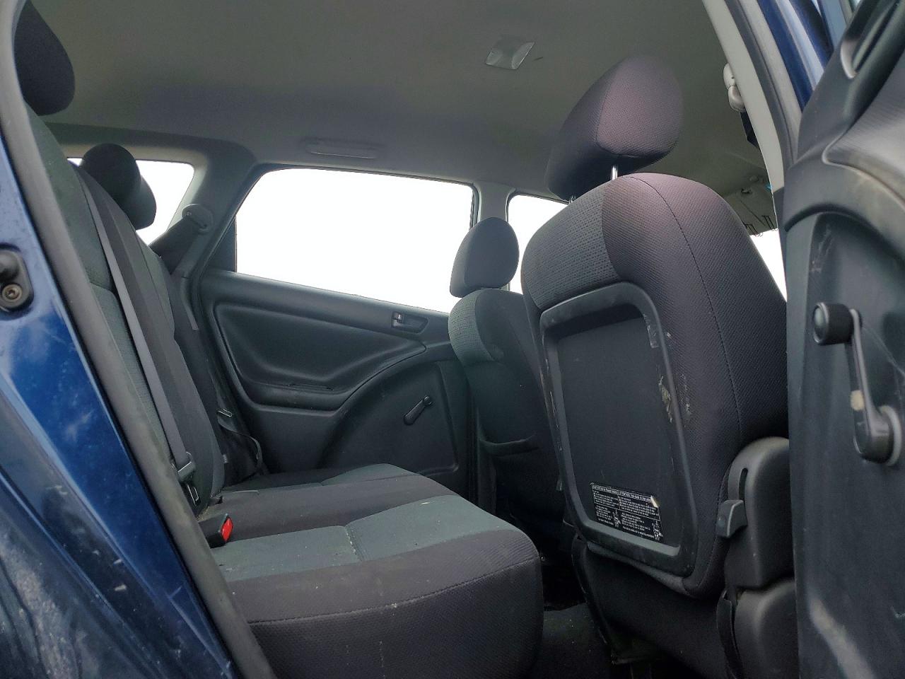2003 TOYOTA COROLLA MATRIX XR photo 10