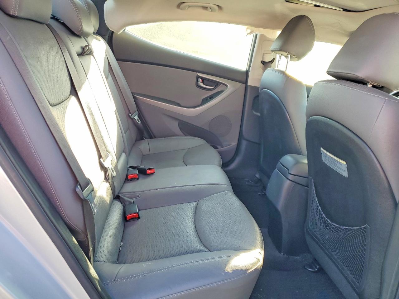 2015 HYUNDAI ELANTRA photo 10