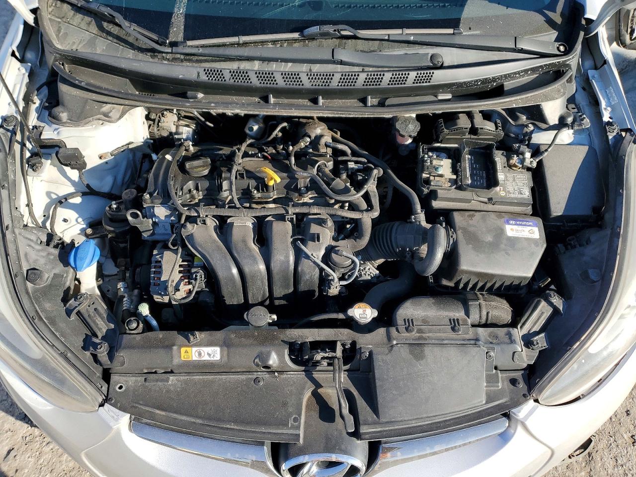 2015 HYUNDAI ELANTRA photo 11