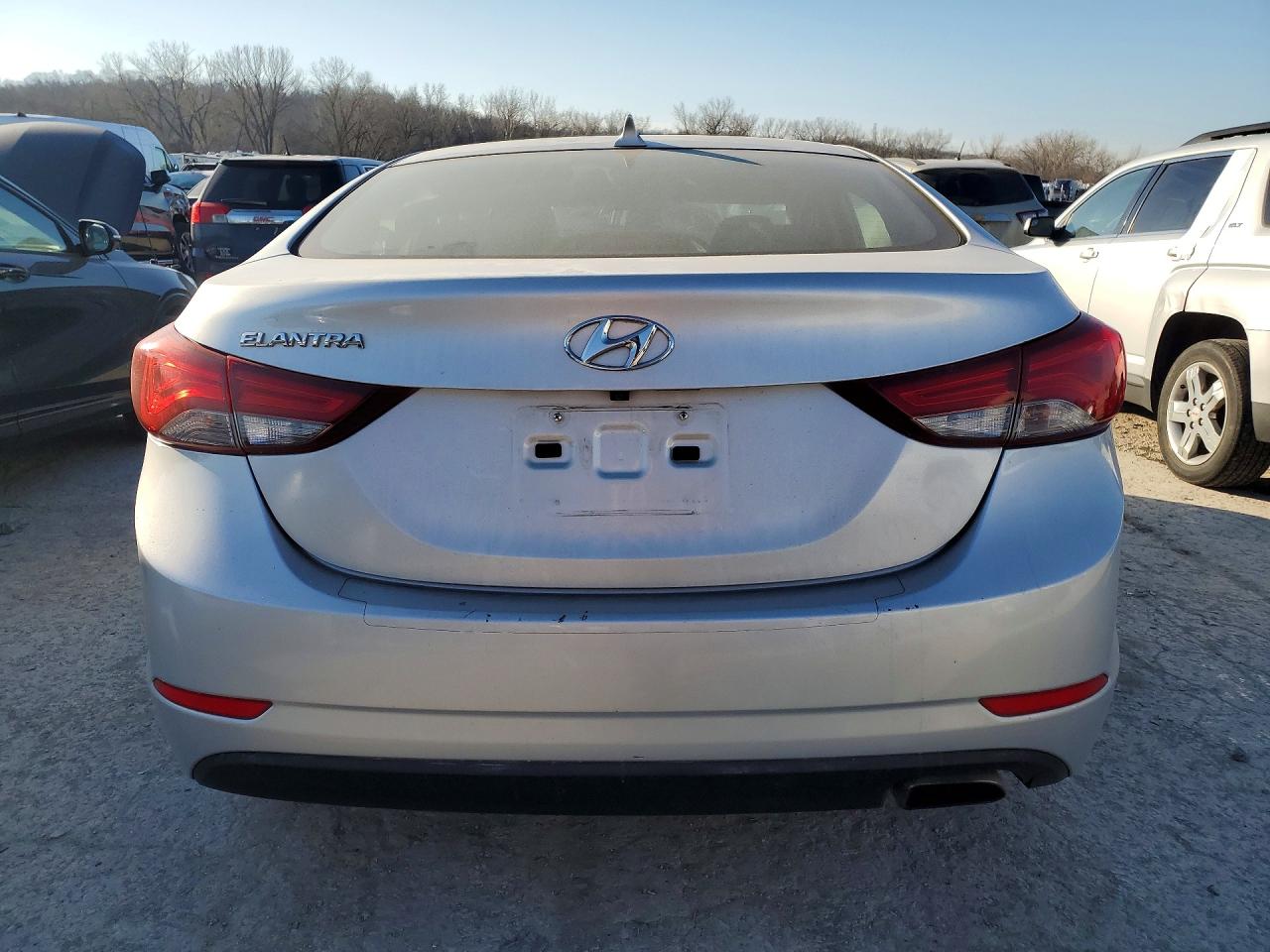 2015 HYUNDAI ELANTRA photo 6