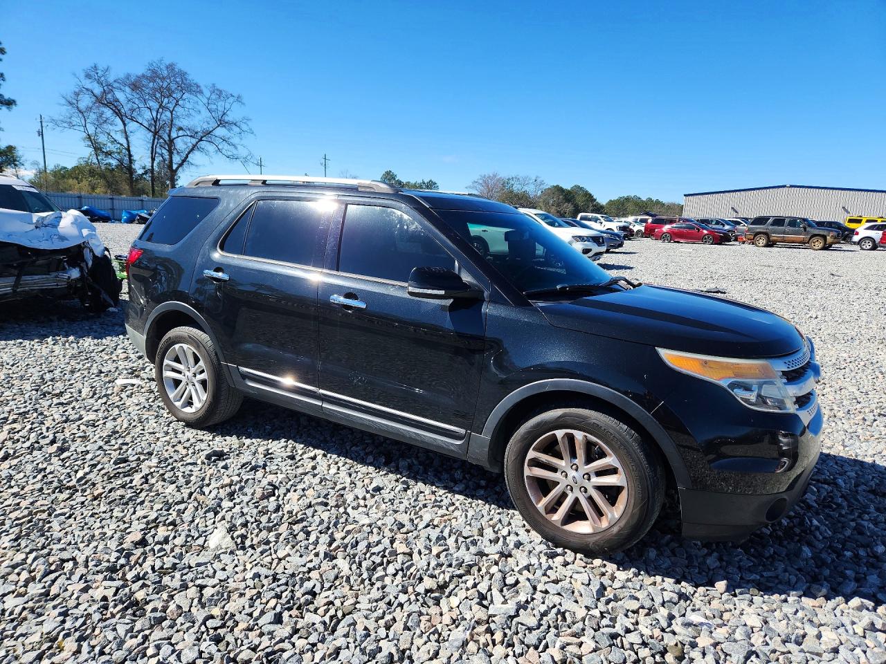 2015 FORD EXPLORER XLT photo 4
