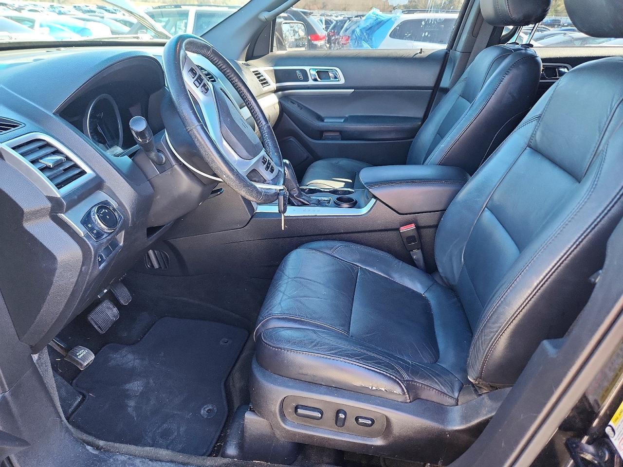 2015 FORD EXPLORER XLT photo 7