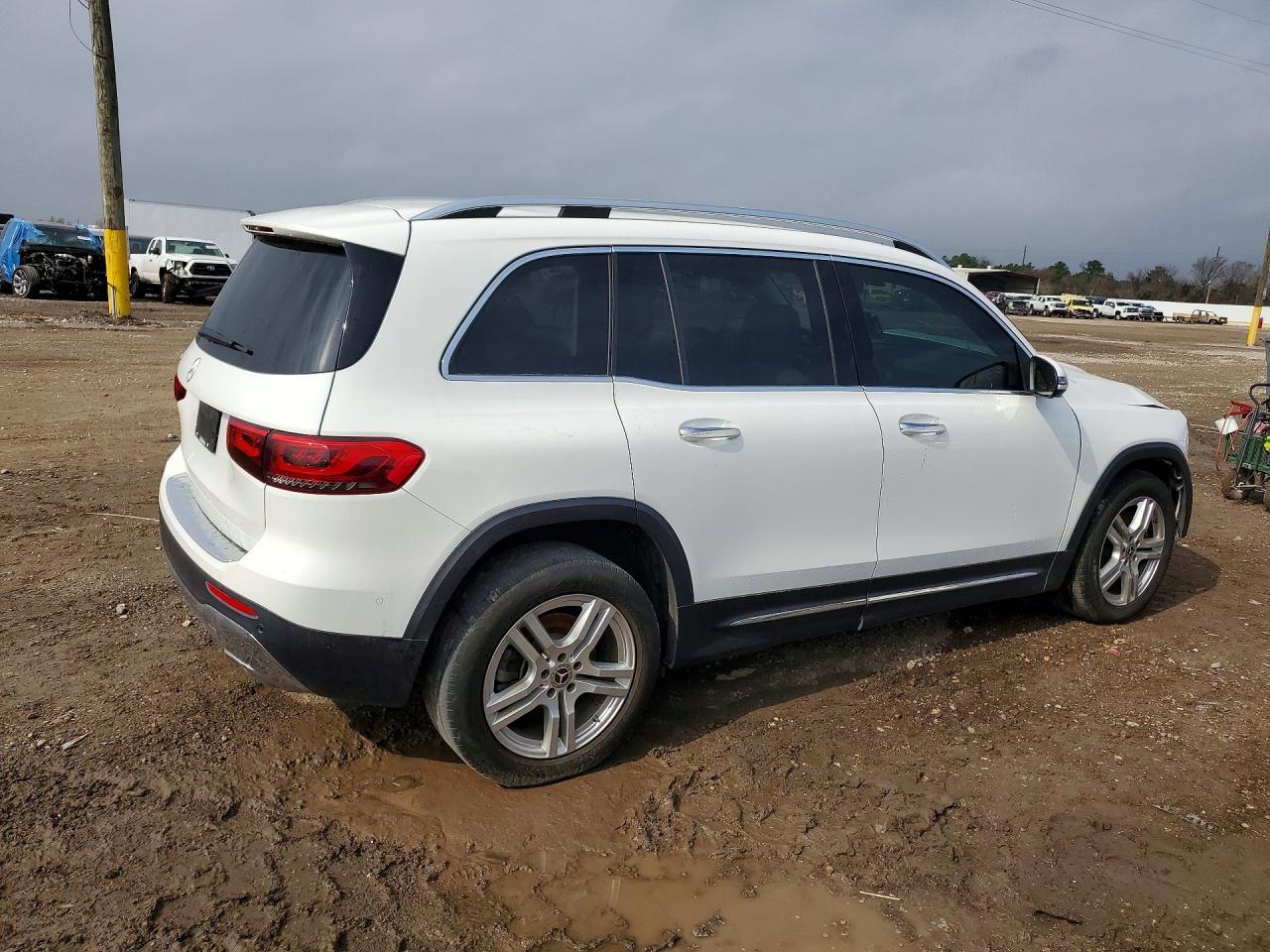 2020 MERCEDES-BENZ GLB 250 photo 5
