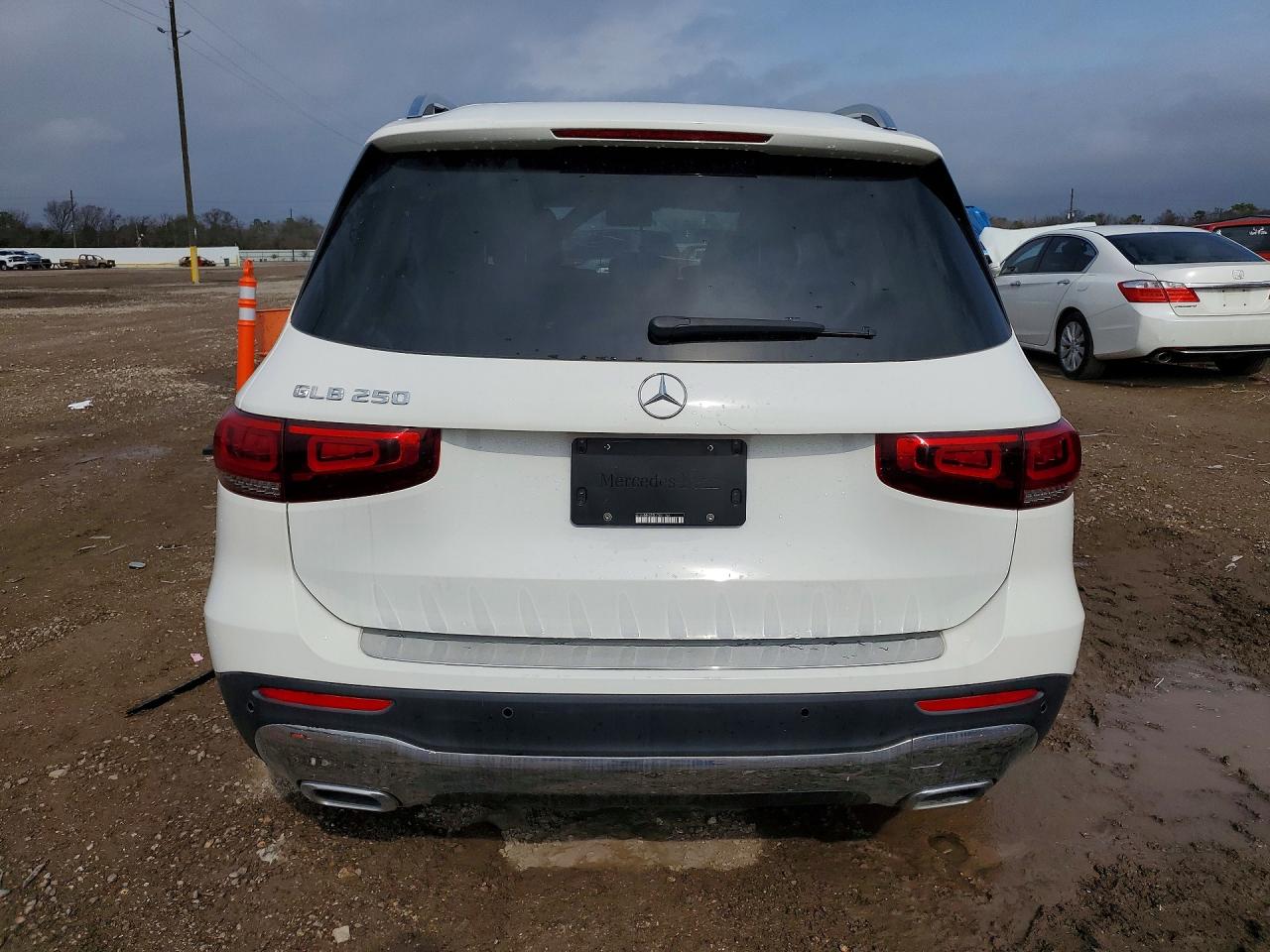 2020 MERCEDES-BENZ GLB 250 photo 11