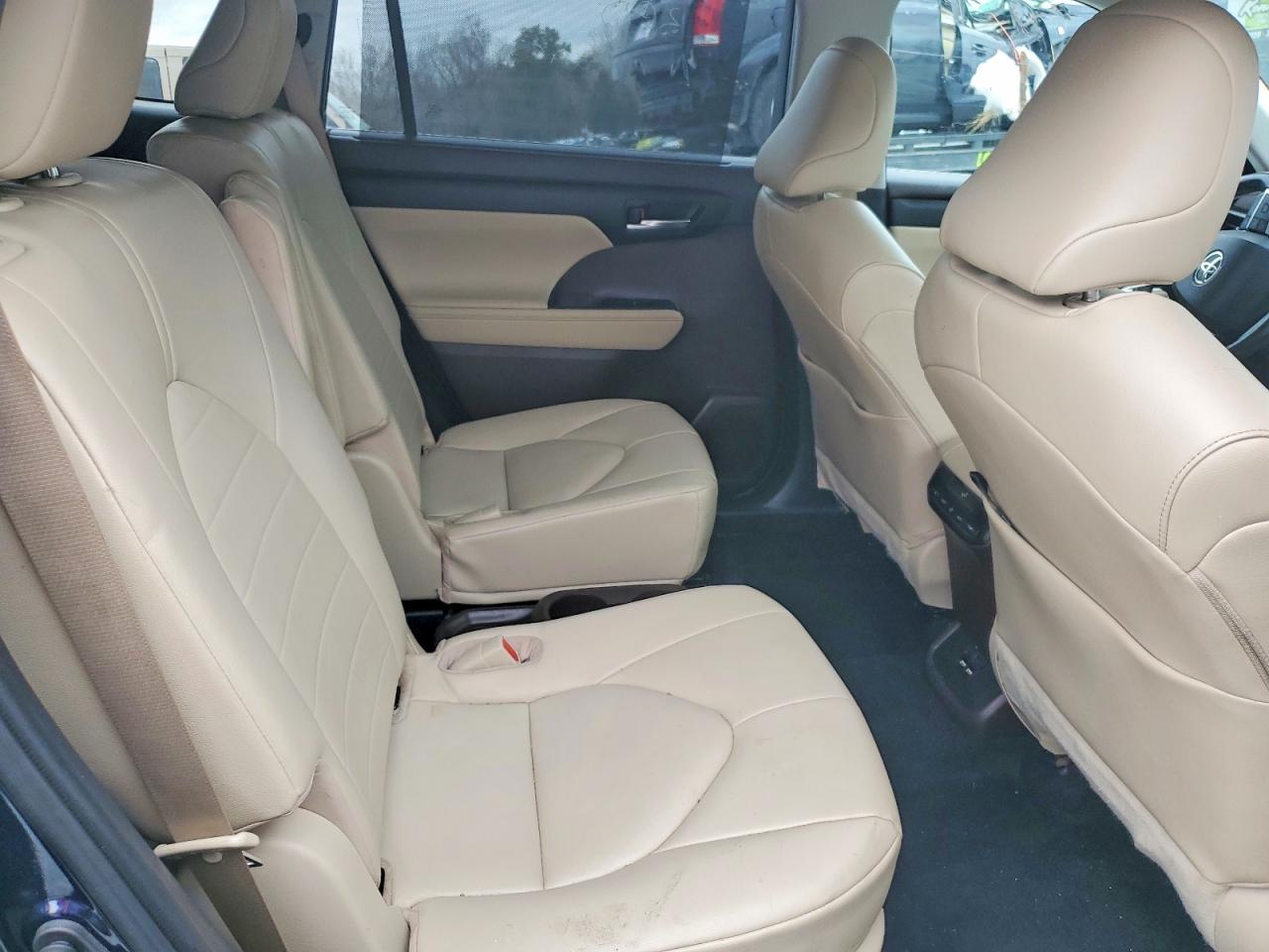 2021 TOYOTA HIGHLANDER HYBRID XLE photo 21