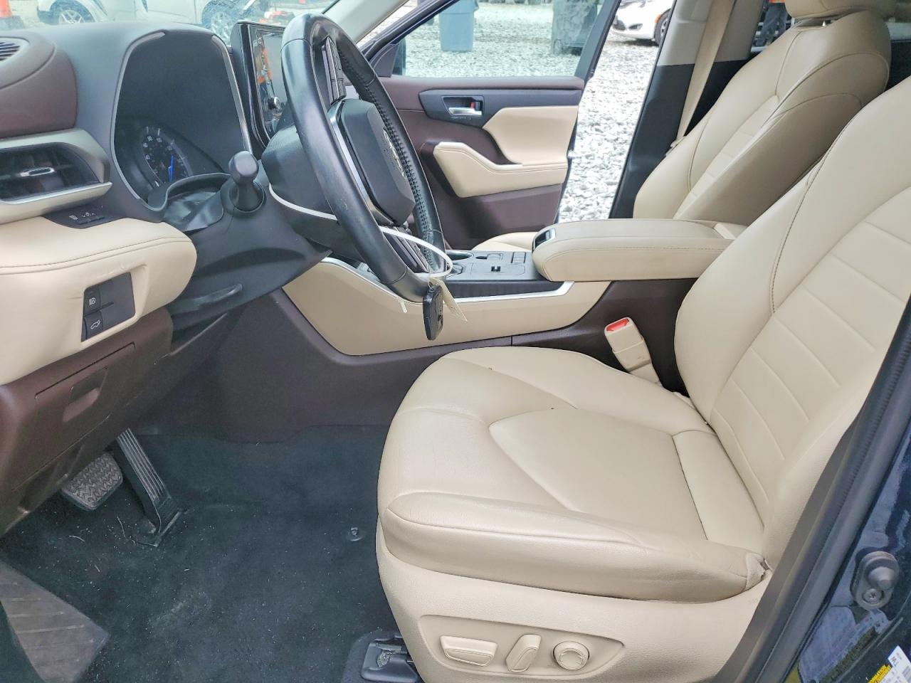 2021 TOYOTA HIGHLANDER HYBRID XLE photo 13