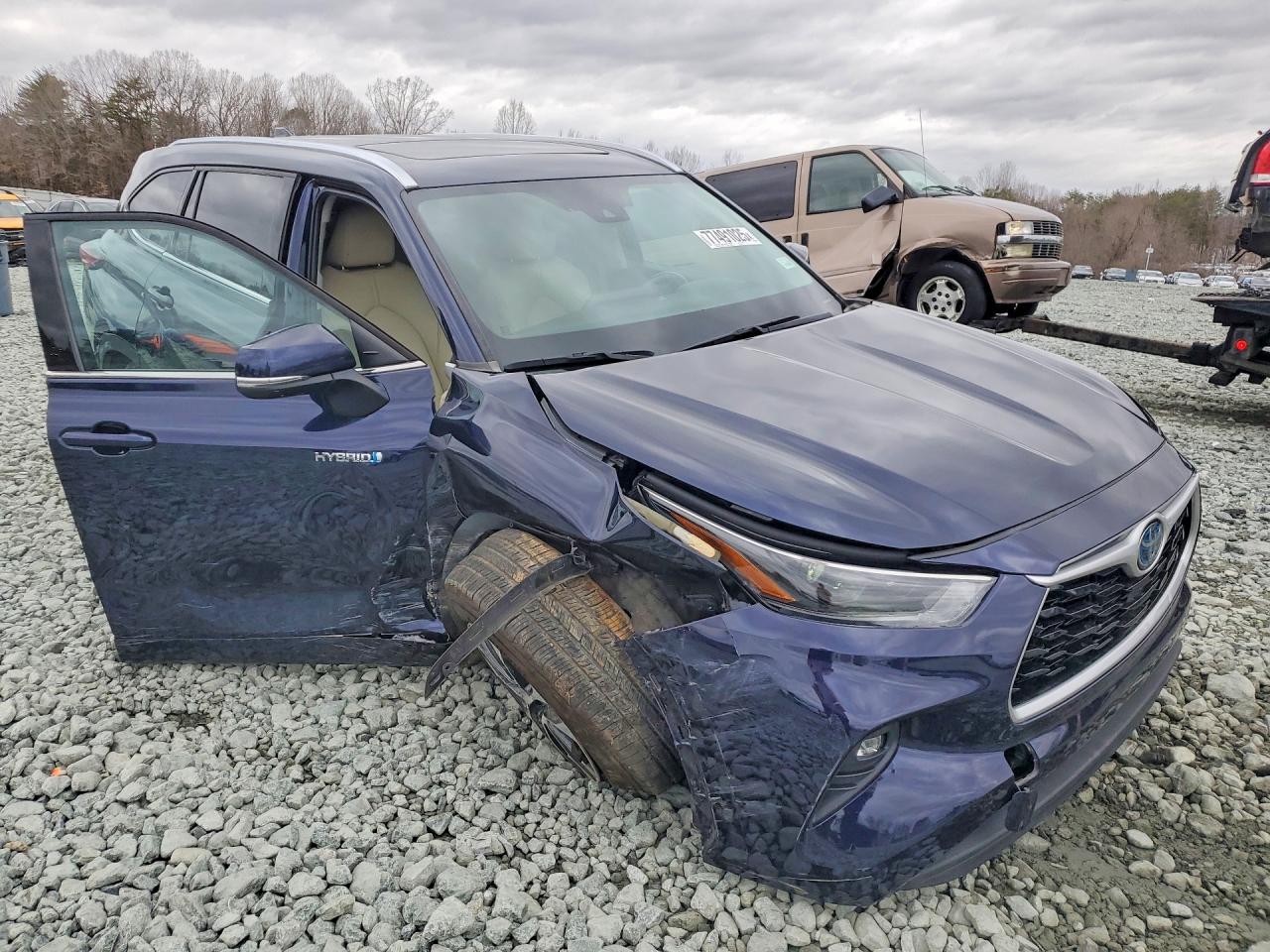 2021 TOYOTA HIGHLANDER HYBRID XLE photo 7