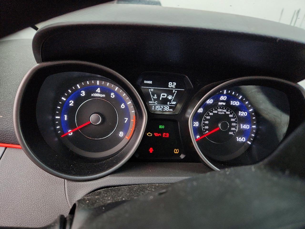 2014 HYUNDAI ELANTRA SE photo 17
