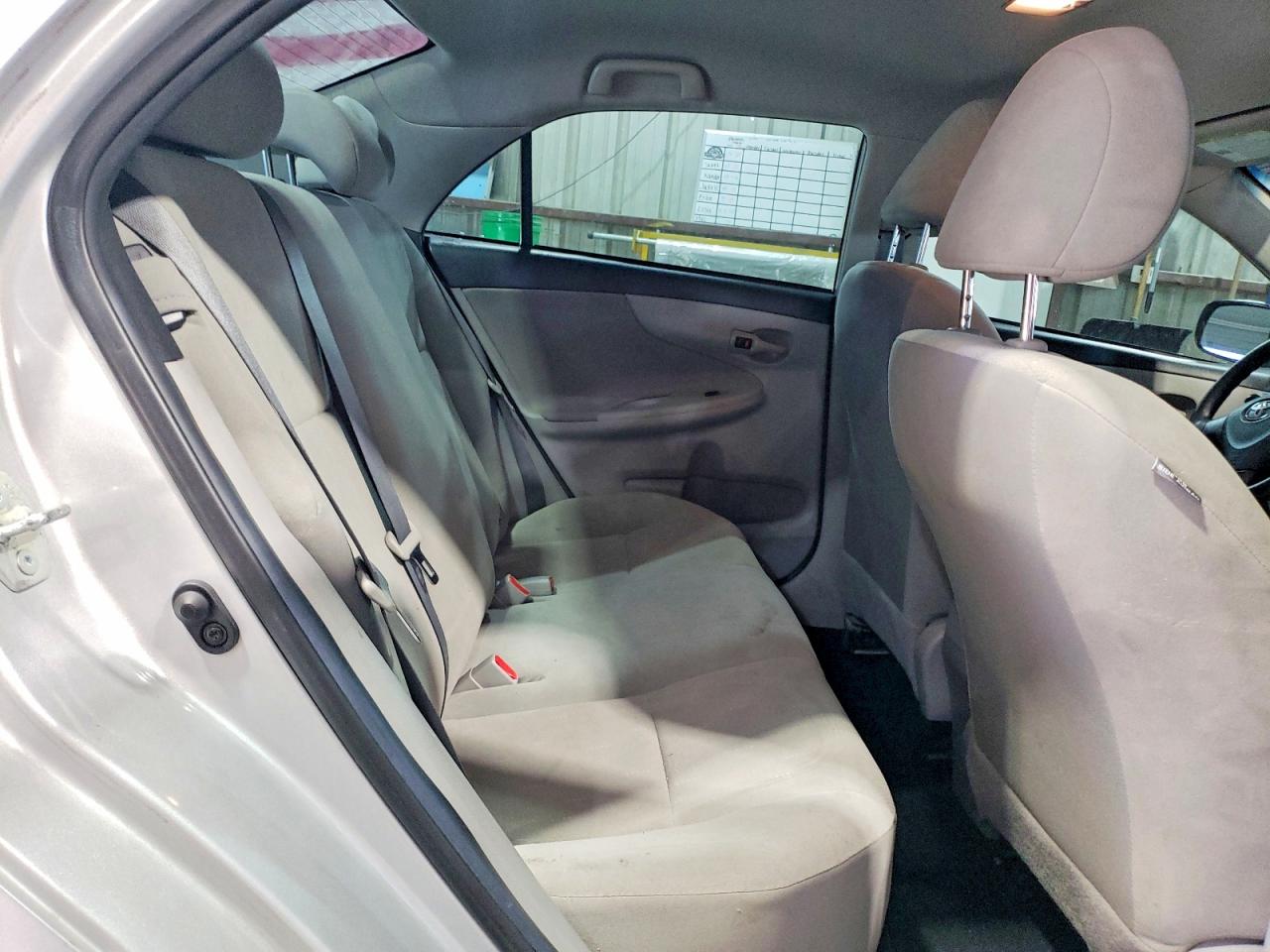 2013 TOYOTA COROLLA BASE photo 19