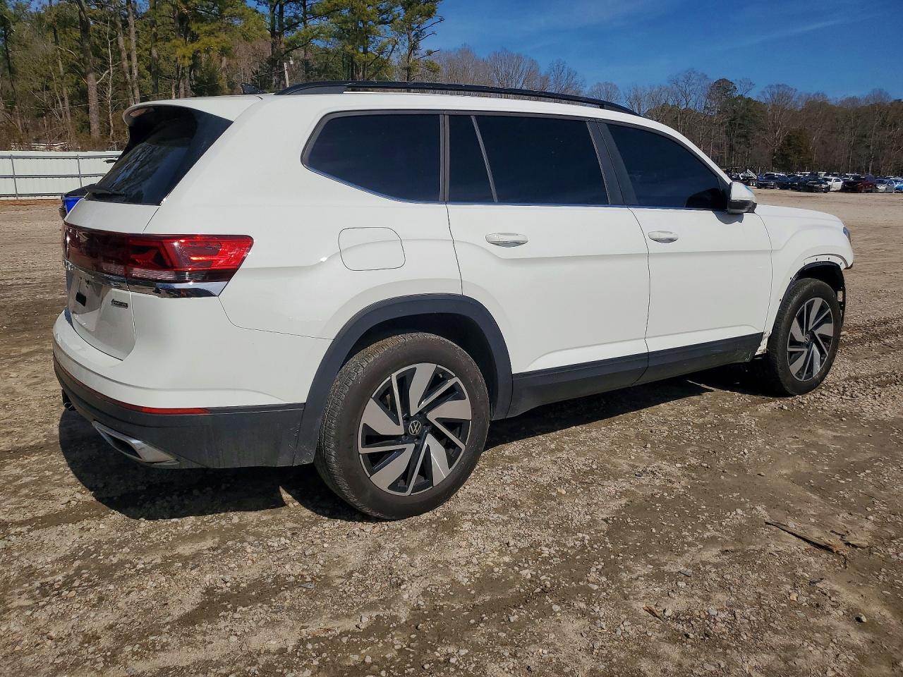 2024 VOLKSWAGEN ATLAS SE photo 3