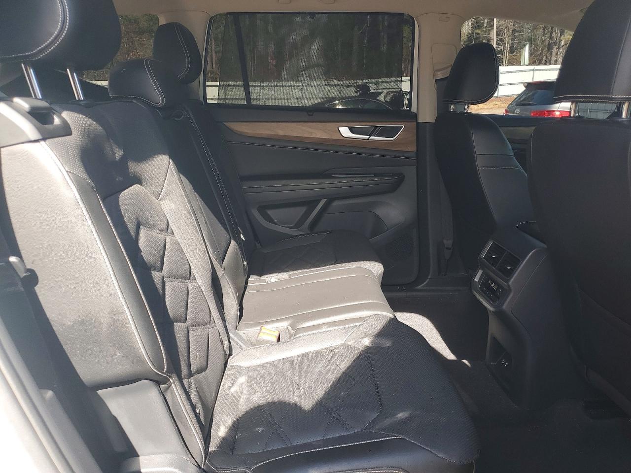 2024 VOLKSWAGEN ATLAS SE photo 11