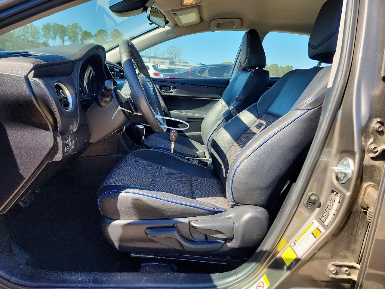 2017 TOYOTA COROLLA L photo 13