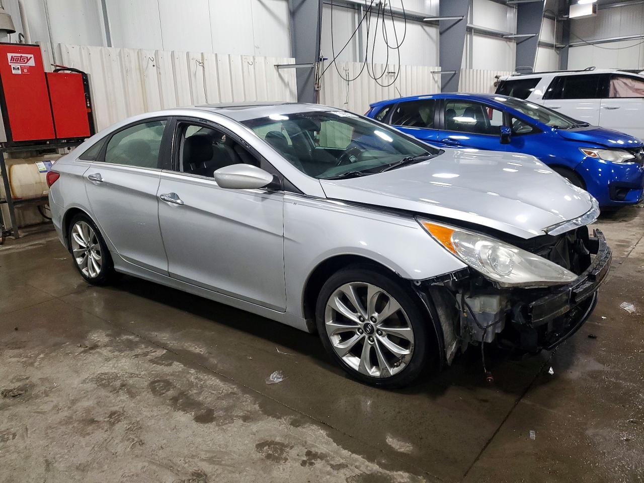 2013 HYUNDAI SONATA SE photo 4
