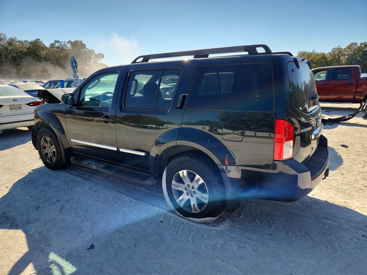 2011 NISSAN PATHFINDER S photo 2