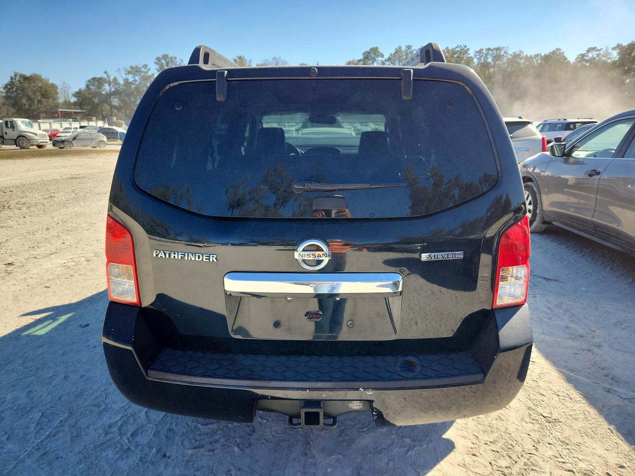 2011 NISSAN PATHFINDER S photo 6