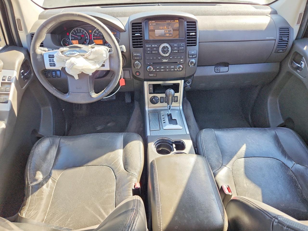 2011 NISSAN PATHFINDER S photo 8