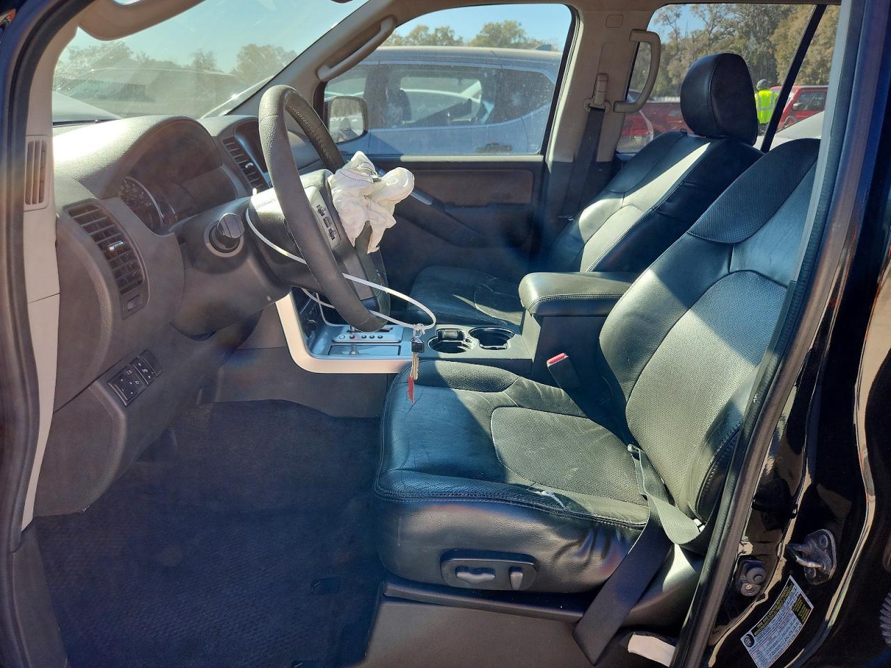 2011 NISSAN PATHFINDER S photo 7