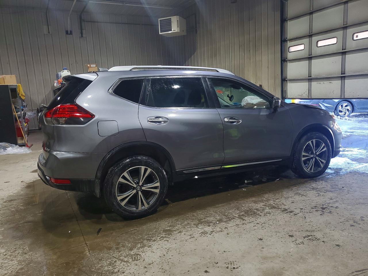 2017 NISSAN ROGUE SL photo 5