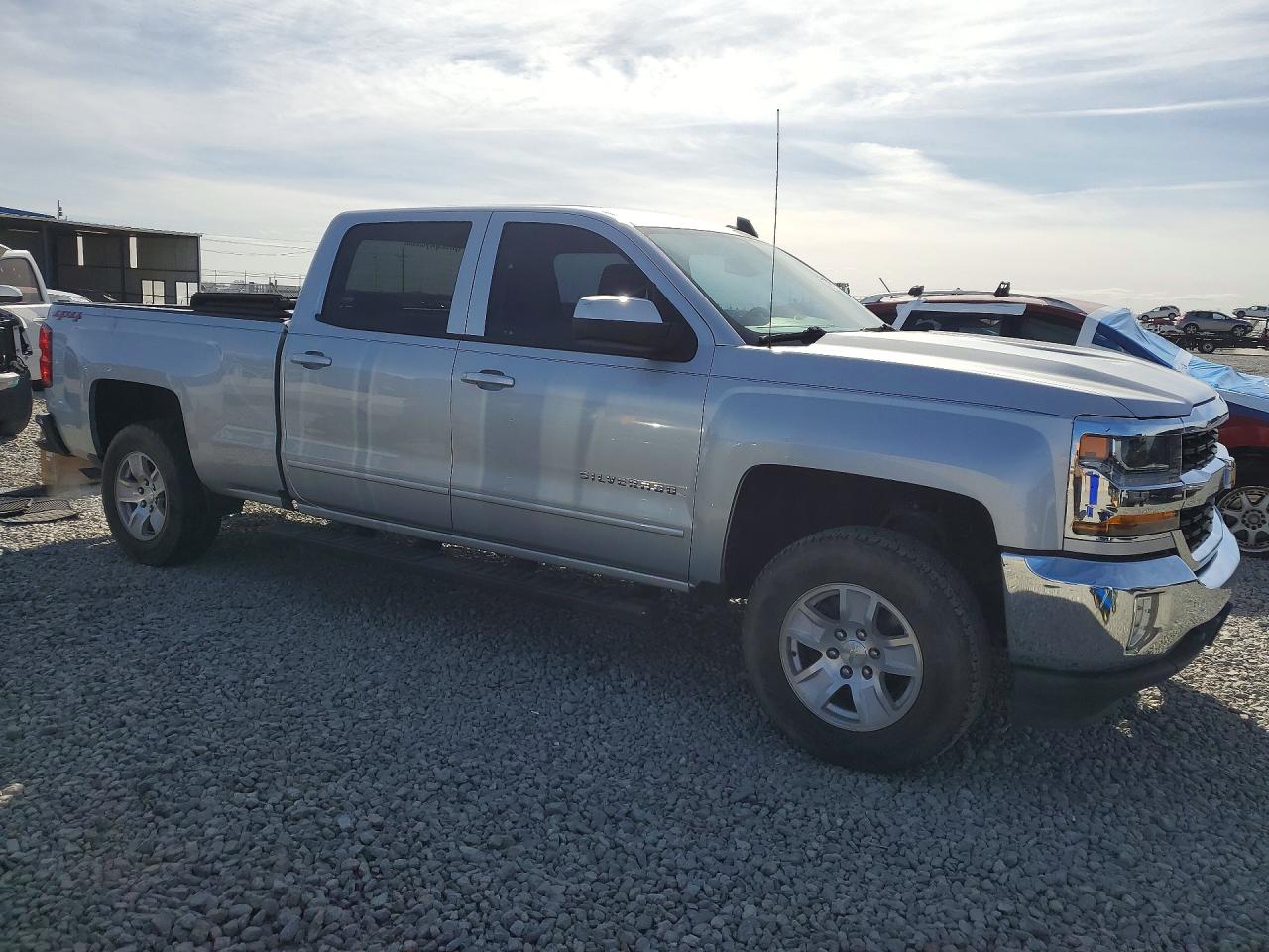 2018 CHEVROLET SILVERADO K1500 LT photo 7