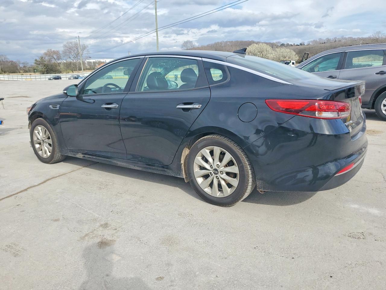 2018 KIA OPTIMA S photo 2