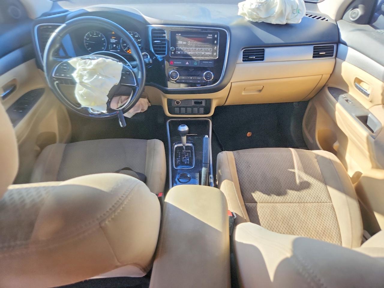 2018 MITSUBISHI OUTLANDER SE photo 15