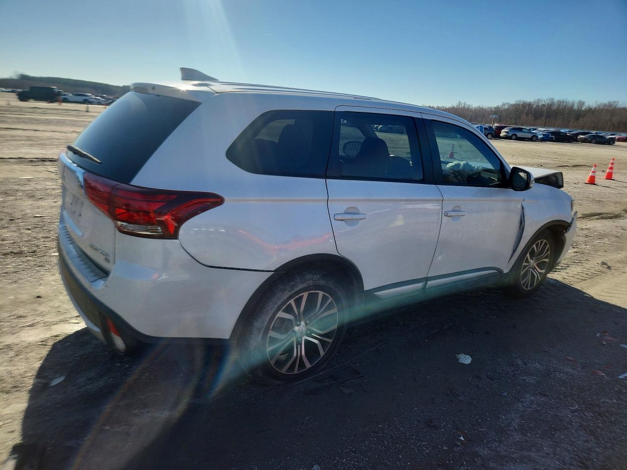 2018 MITSUBISHI OUTLANDER SE photo 5