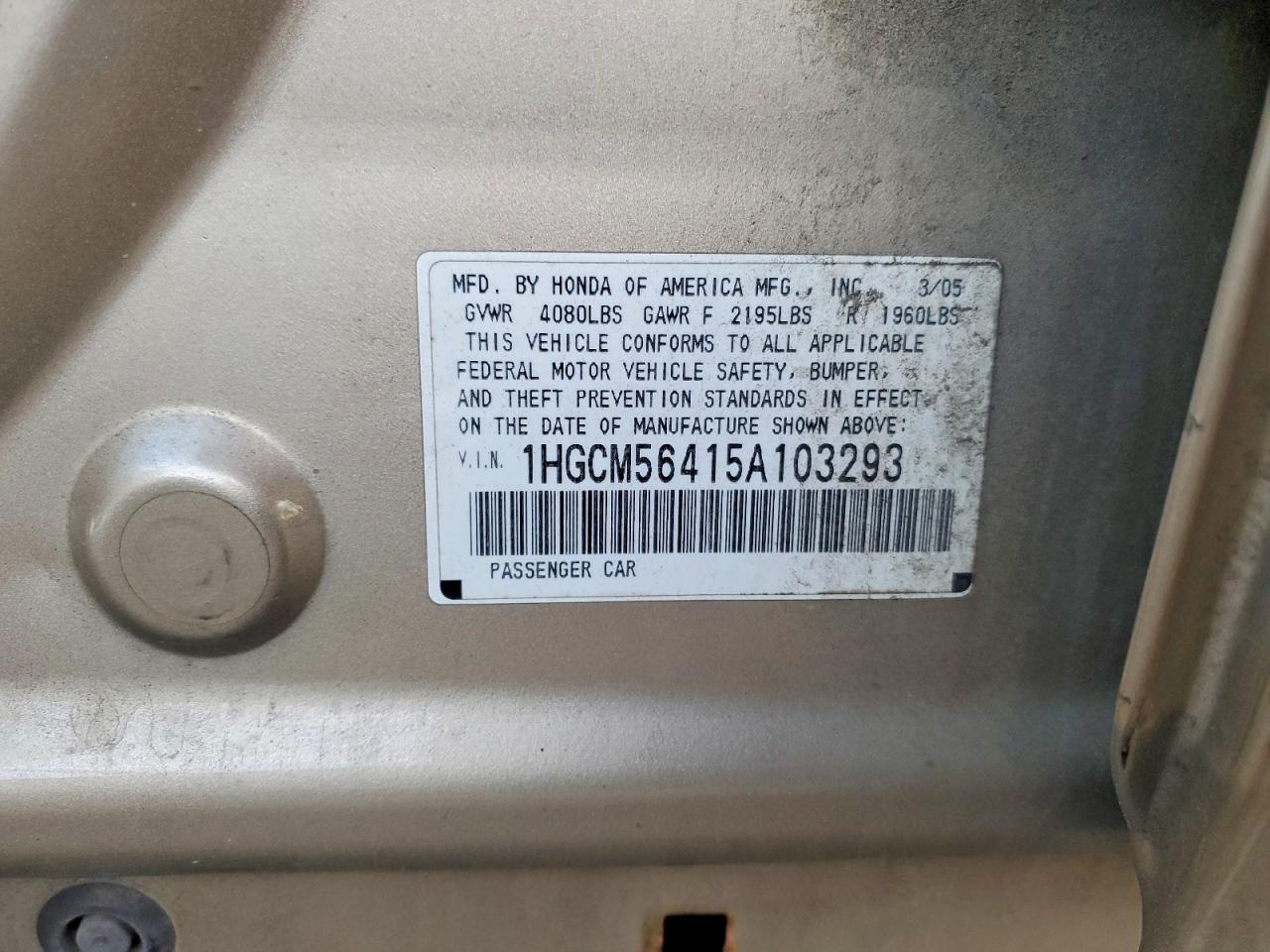 2005 HONDA ACCORD LX photo 23