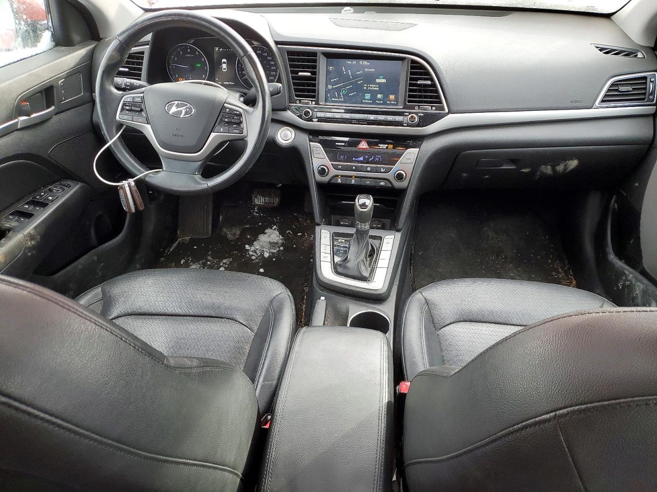 2017 HYUNDAI ELANTRA SE photo 8