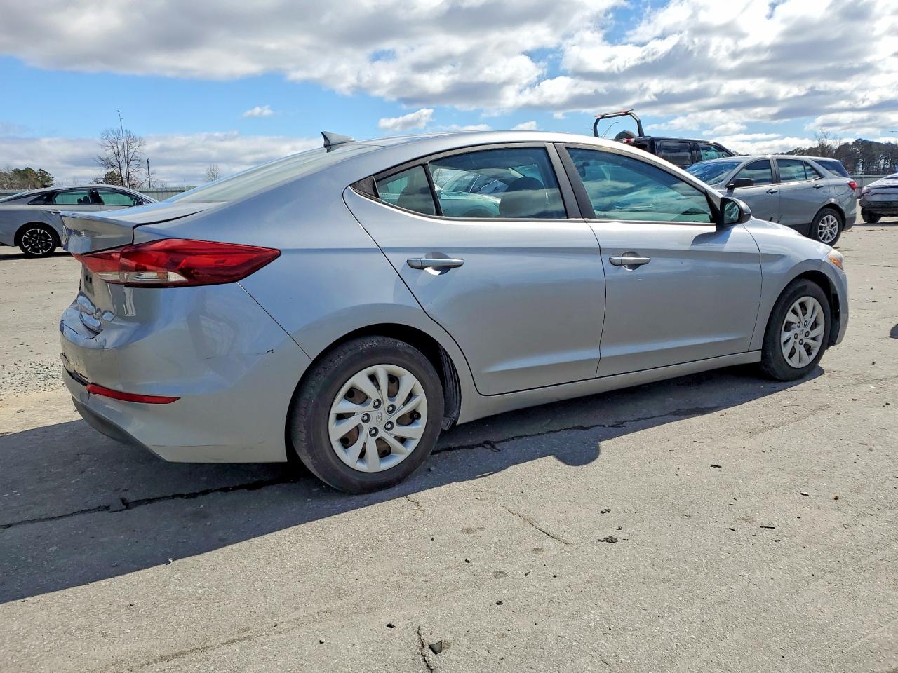 2017 HYUNDAI ELANTRA SE photo 7