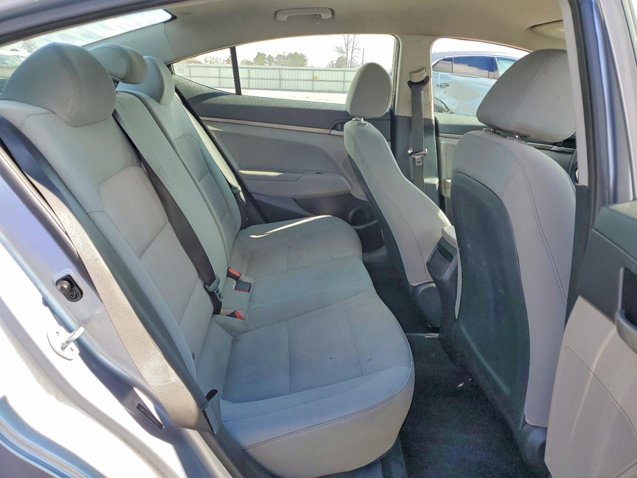 2017 HYUNDAI ELANTRA SE photo 28