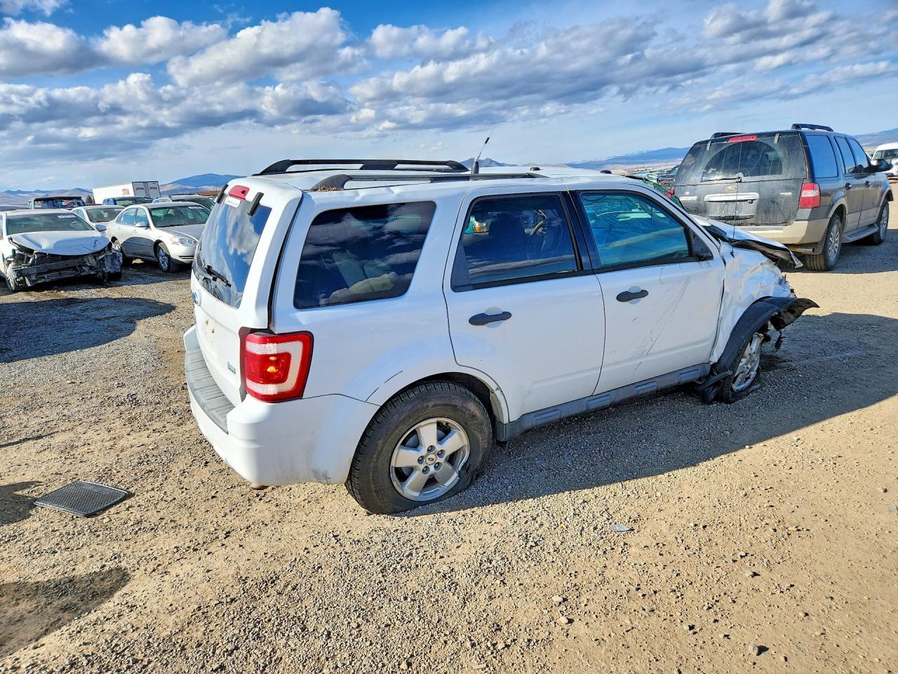 2010 FORD ESCAPE XLT photo 5