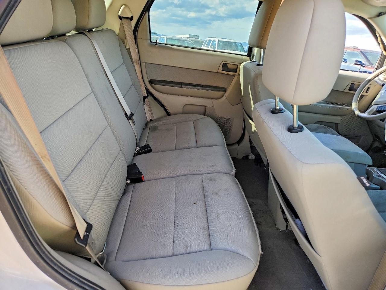 2010 FORD ESCAPE XLT photo 19