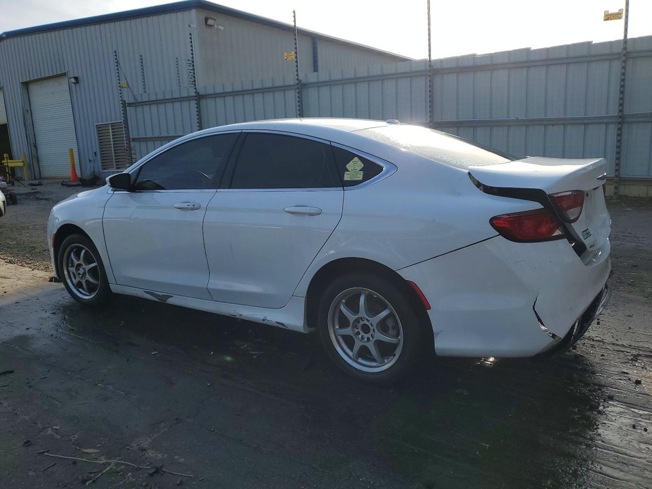 2015 CHRYSLER 200 LIMITED photo 4