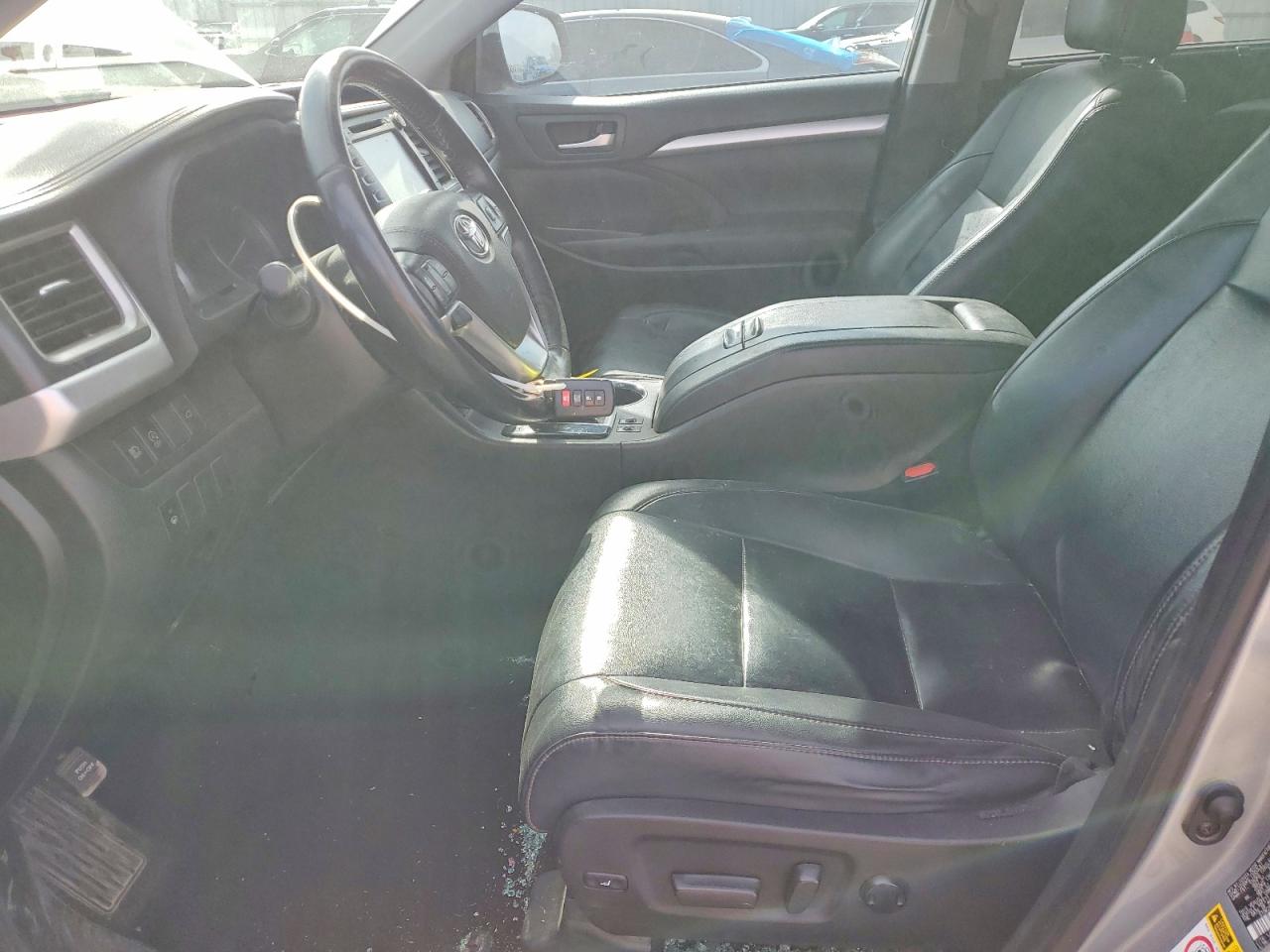 2019 TOYOTA HIGHLANDER SE photo 7