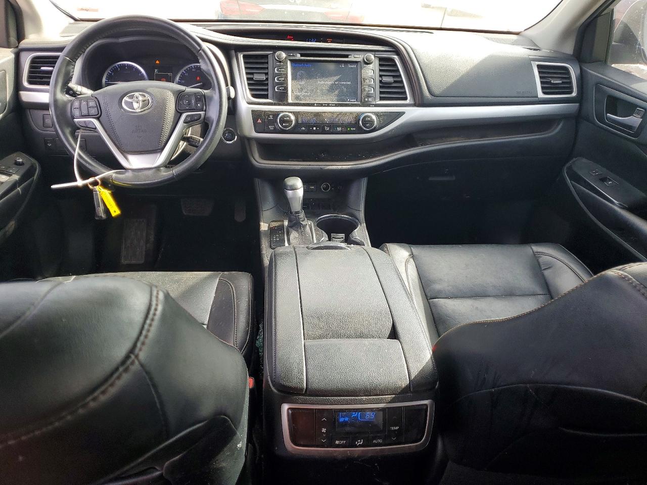 2019 TOYOTA HIGHLANDER SE photo 8