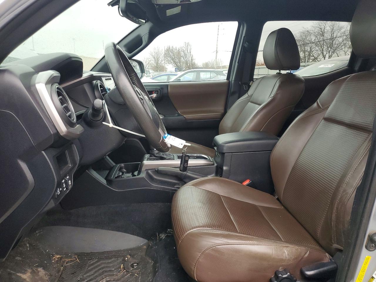 2017 TOYOTA TACOMA LIMITED photo 13