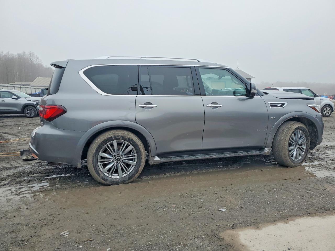 2020 INFINITI QX80 LUXE photo 5