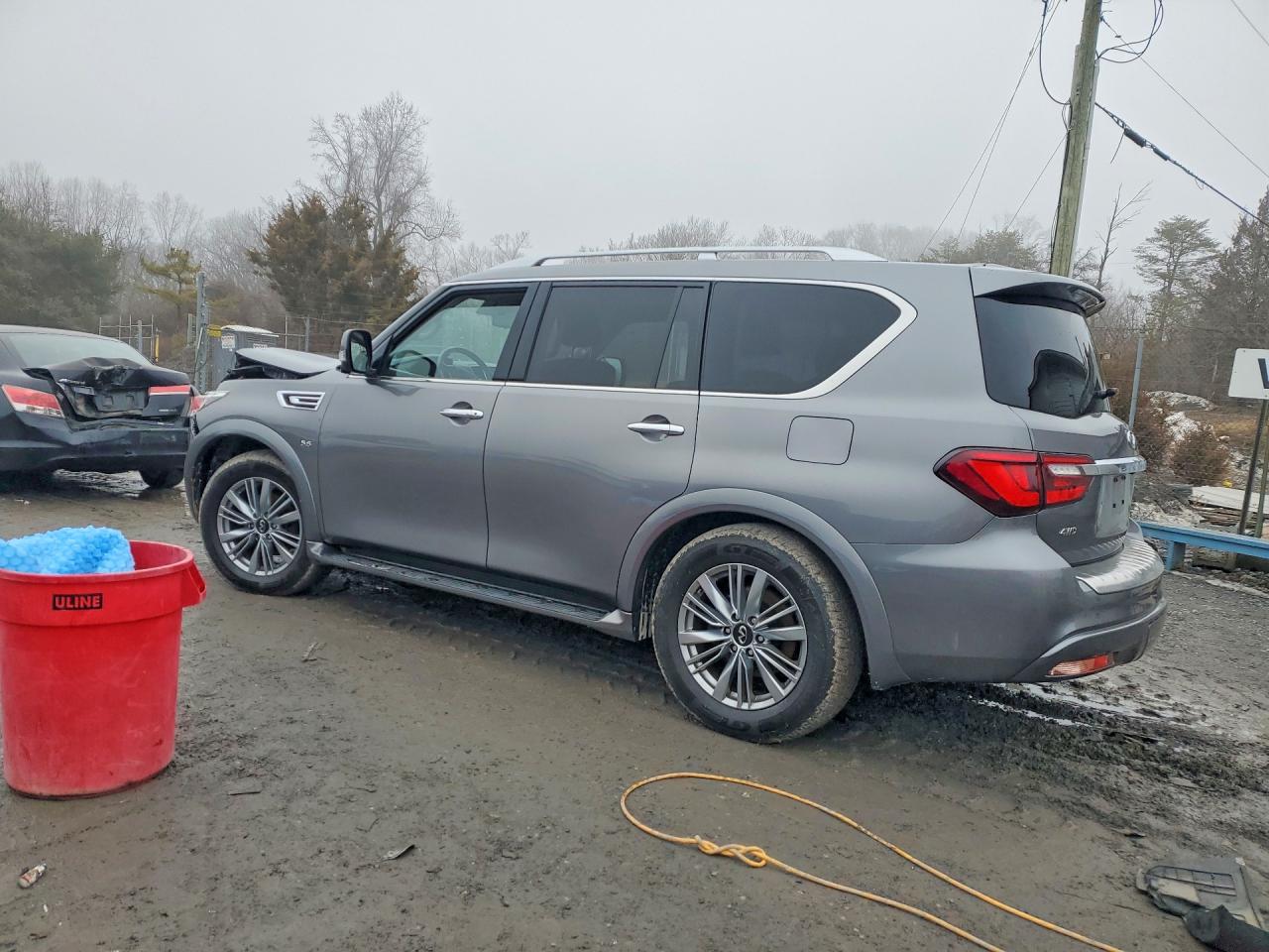 2020 INFINITI QX80 LUXE photo 3