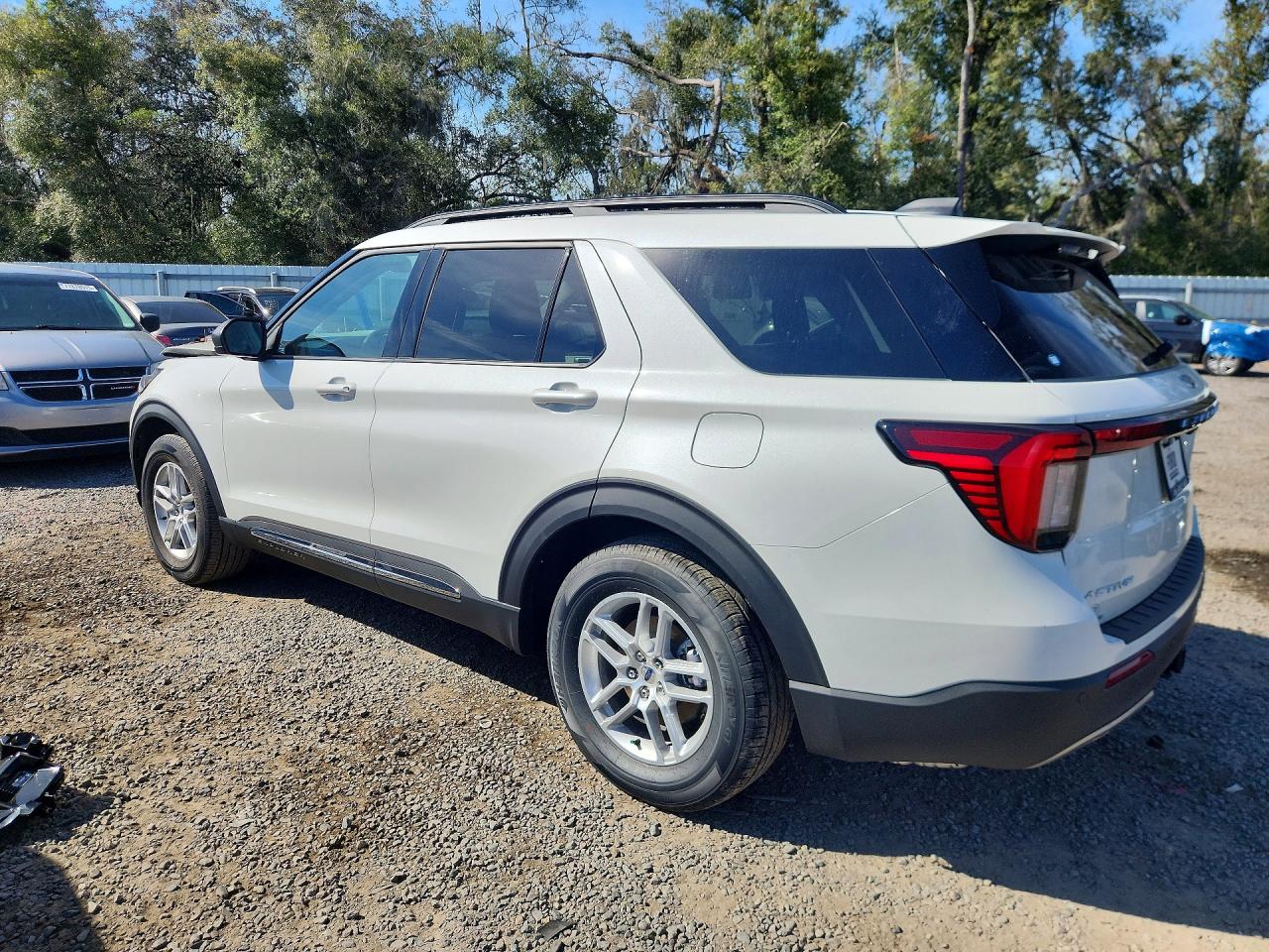 2025 FORD EXPLORER ACTIVE photo 2
