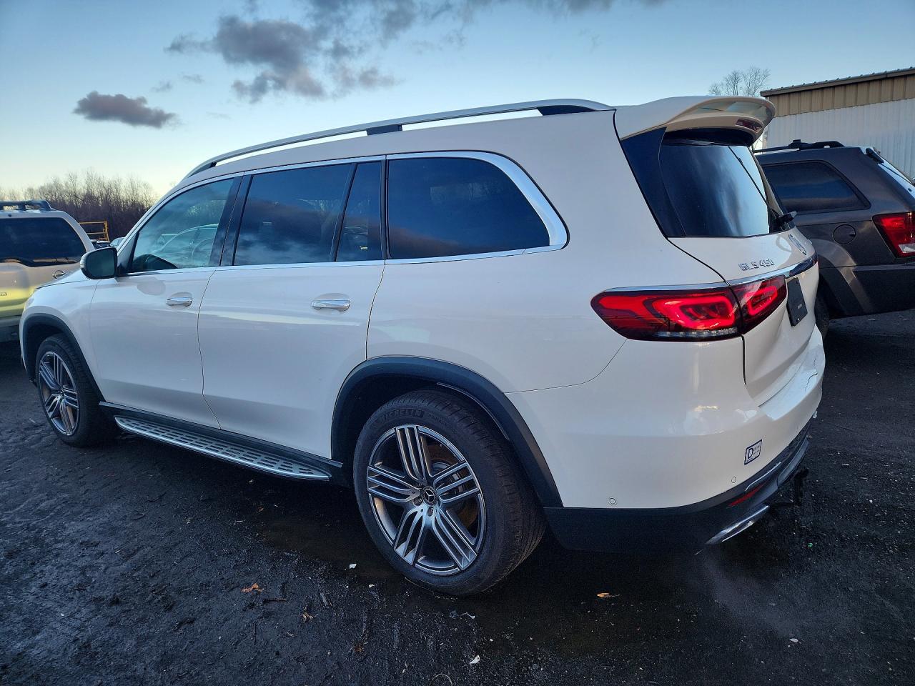2023 MERCEDES-BENZ GLS 450 4MATIC photo 2