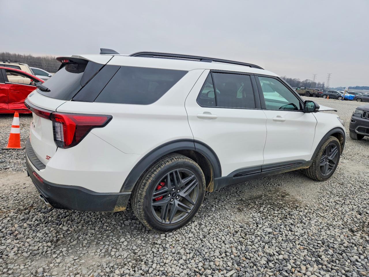 2025 FORD EXPLORER ST photo 5