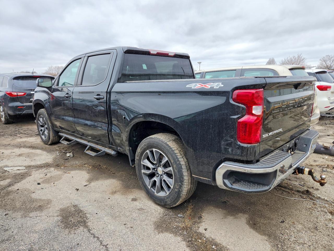 2021 CHEVROLET SILVERADO K1500 LT photo 3