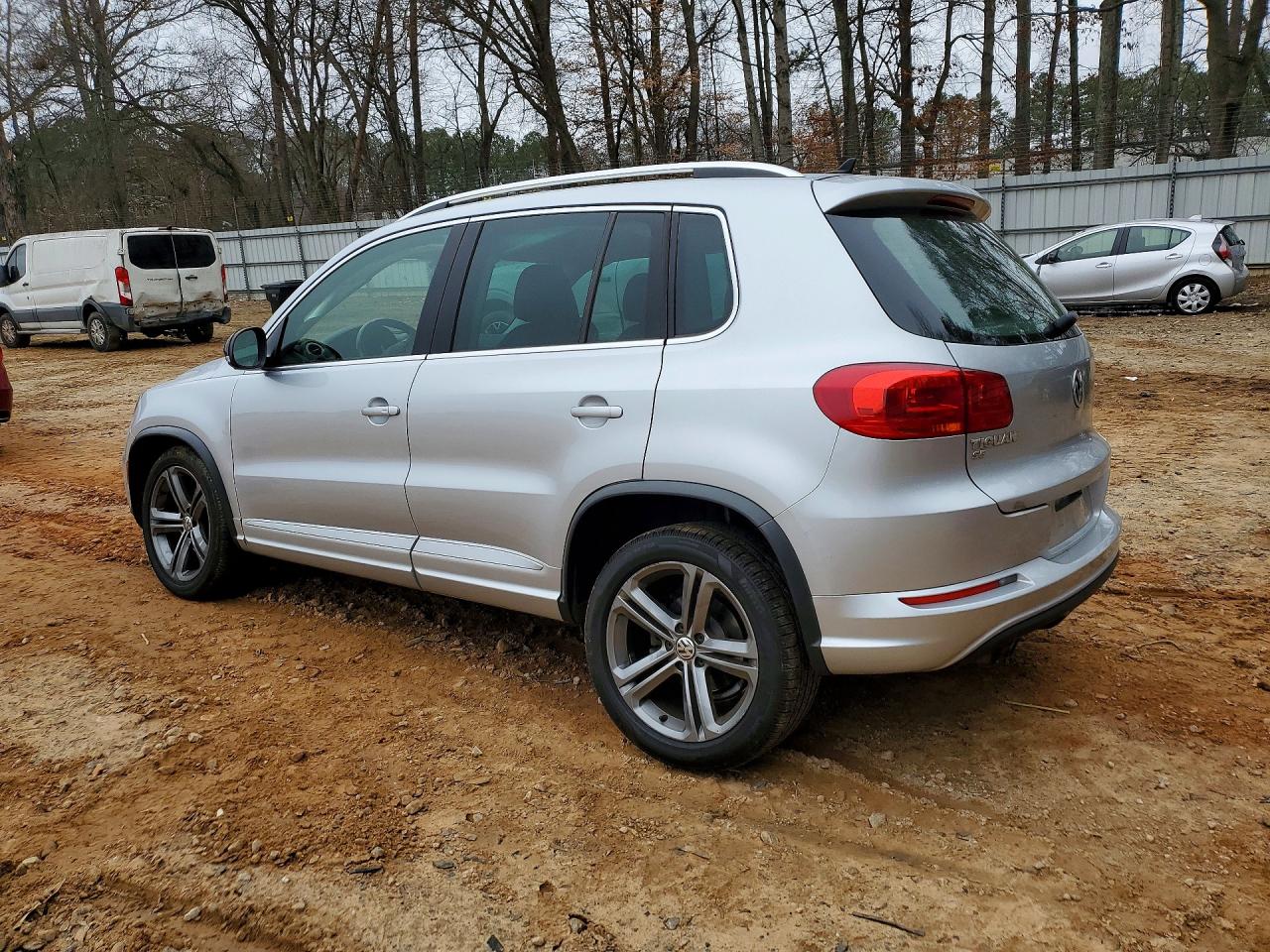 2017 VOLKSWAGEN TIGUAN SPORT photo 3