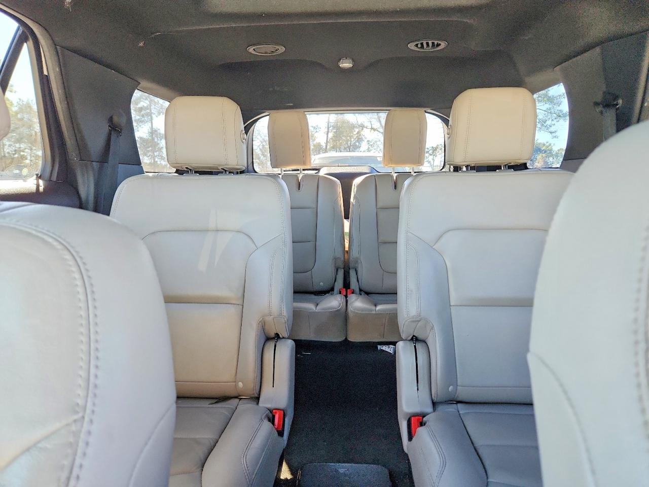 2018 FORD EXPLORER XLT photo 28