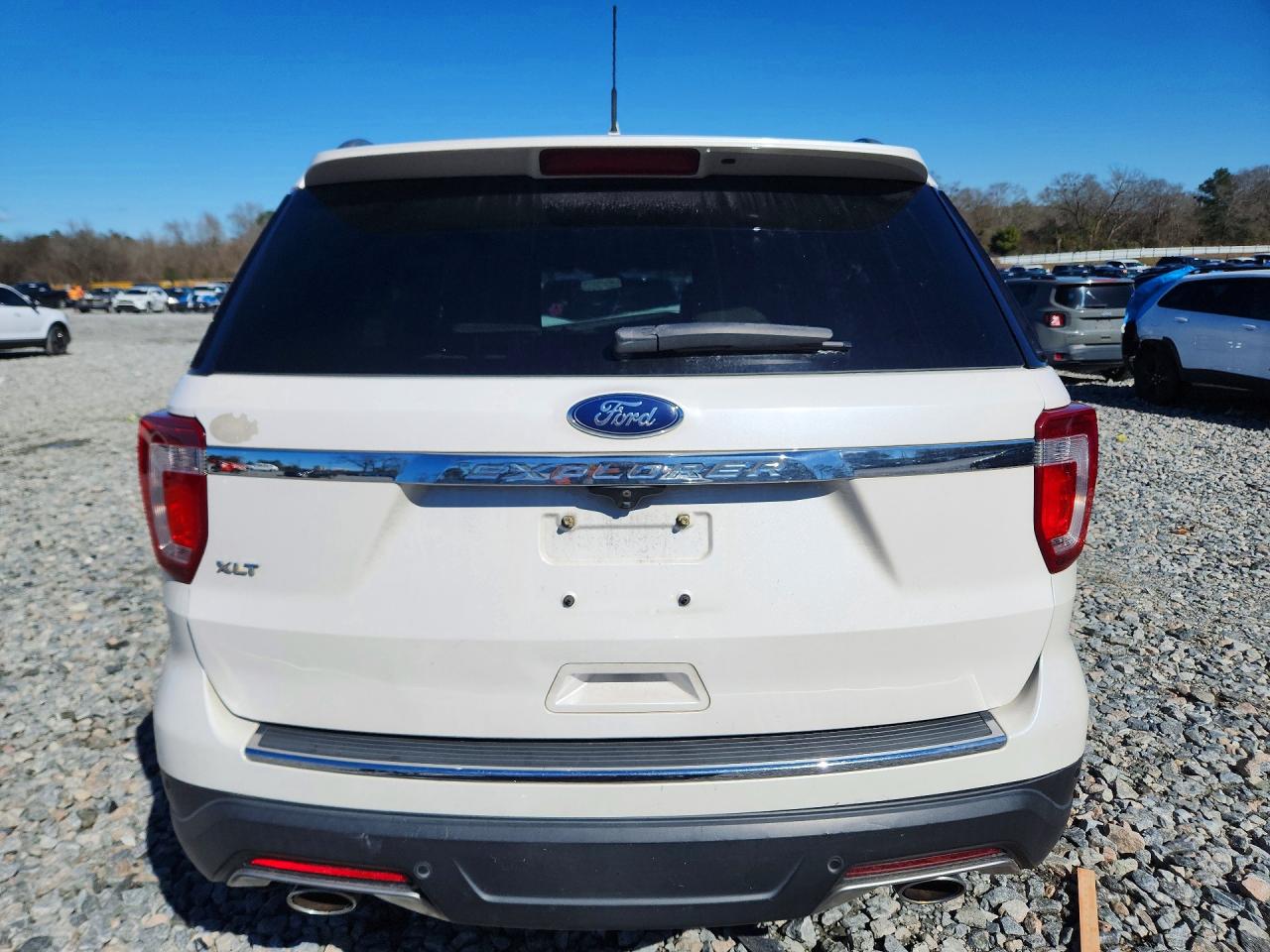 2018 FORD EXPLORER XLT photo 16