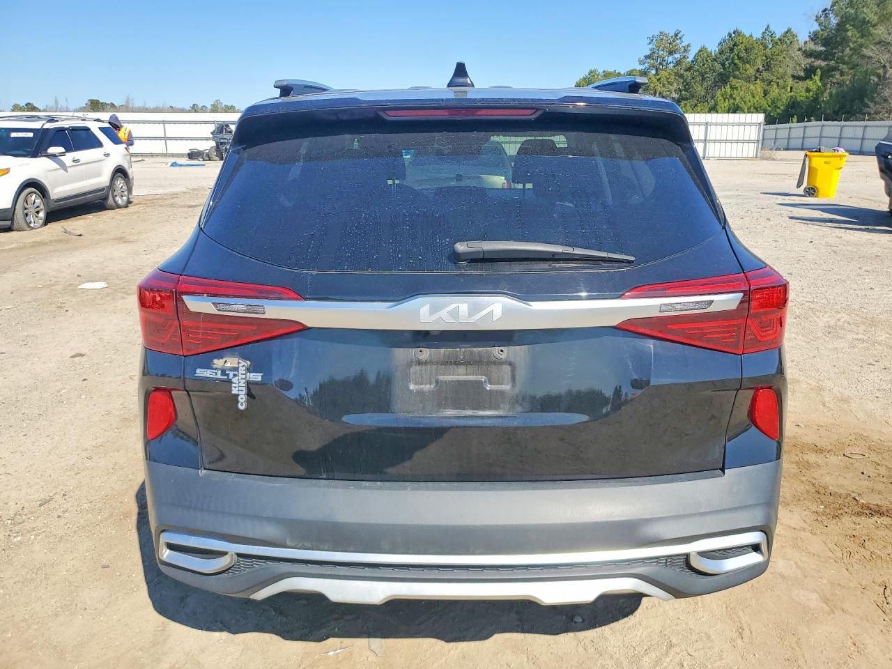 2023 KIA SELTOS S photo 11