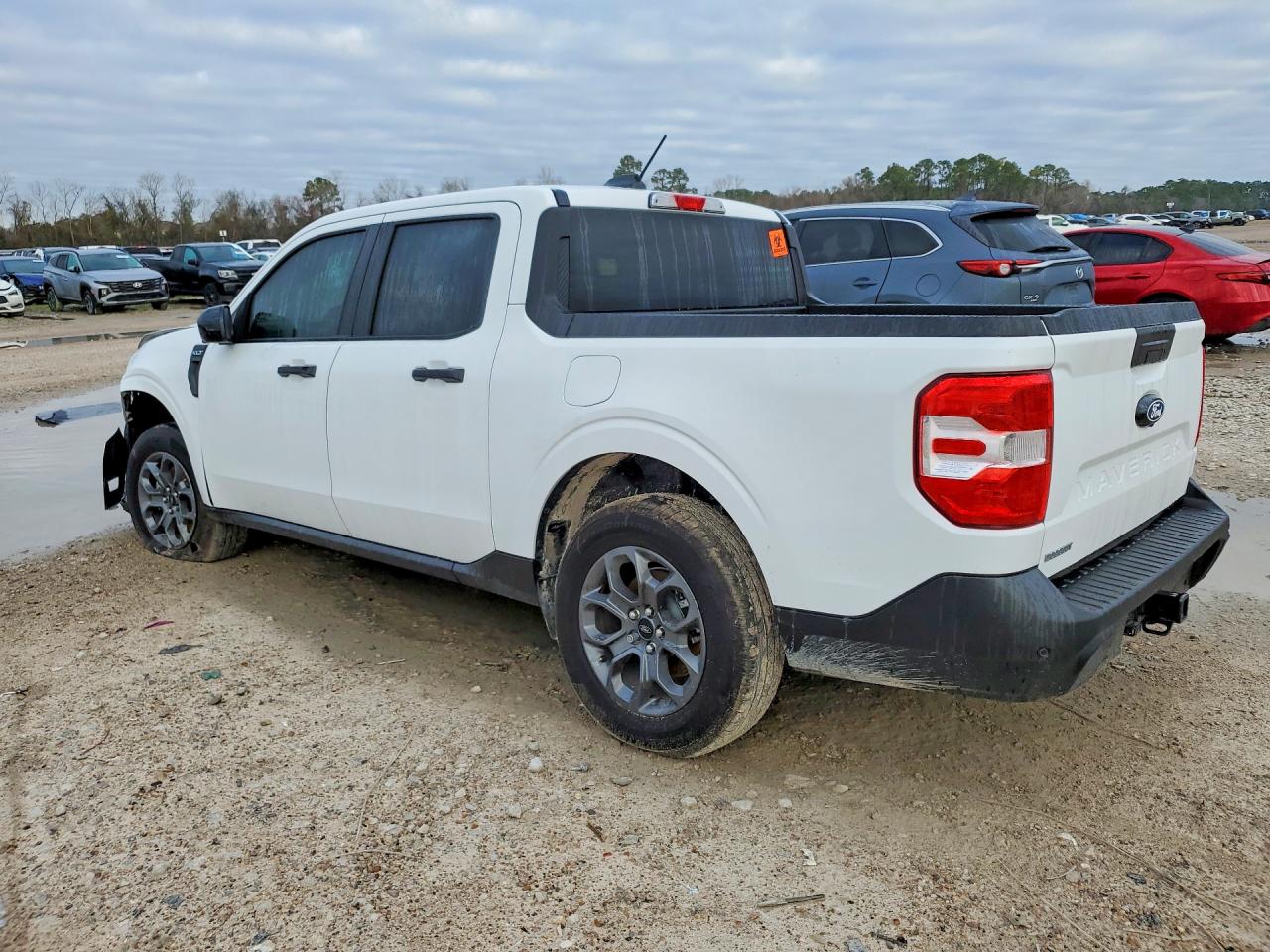 2025 FORD MAVERICK XLT photo 3